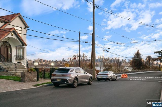 15 Edgewater Road, Cliffside Park, NJ 07010