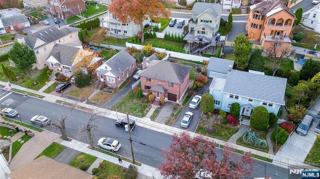 15 Edgewater Road, Cliffside Park, NJ 07010