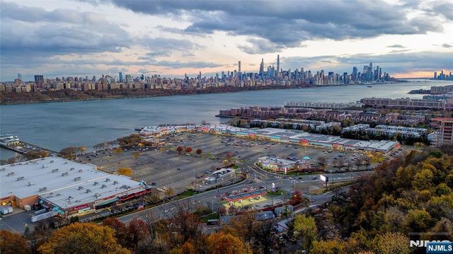 15 Edgewater Road, Cliffside Park, NJ 07010