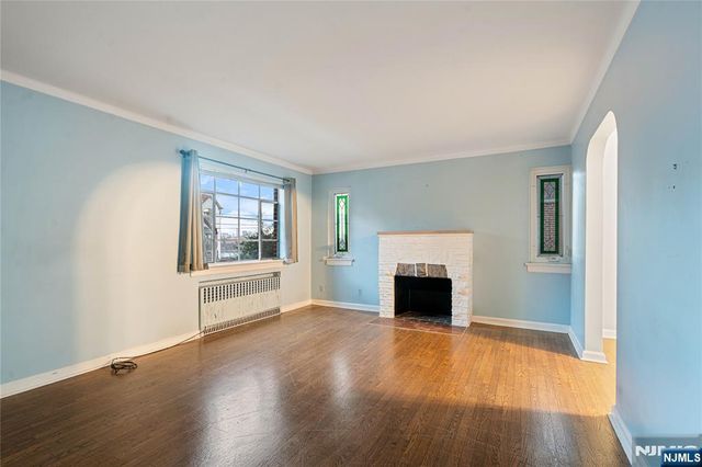 15 Edgewater Road, Cliffside Park, NJ 07010