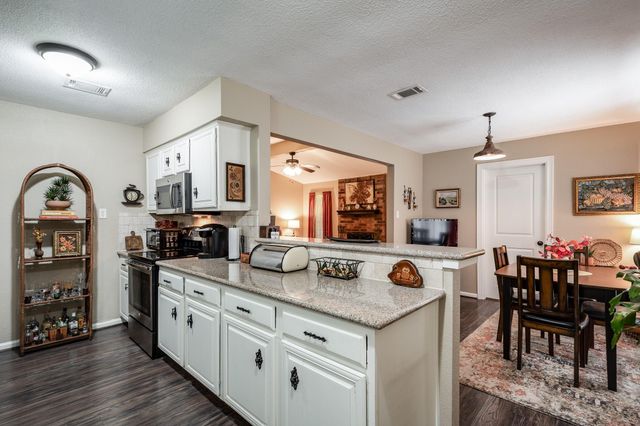 1041 Magnolia Point Drive, Huffman, TX 77336