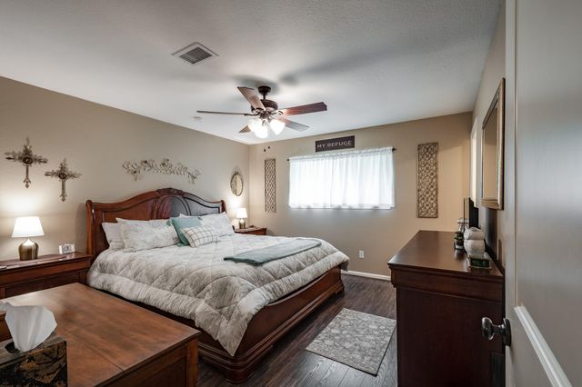 1041 Magnolia Point Drive, Huffman, TX 77336