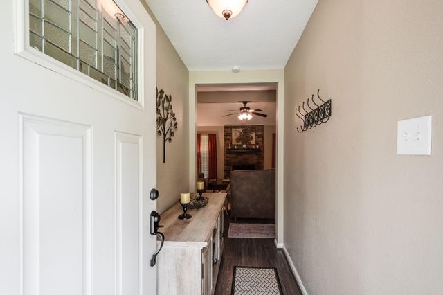1041 Magnolia Point Drive, Huffman, TX 77336
