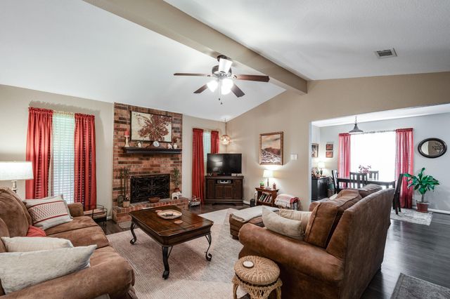 1041 Magnolia Point Drive, Huffman, TX 77336