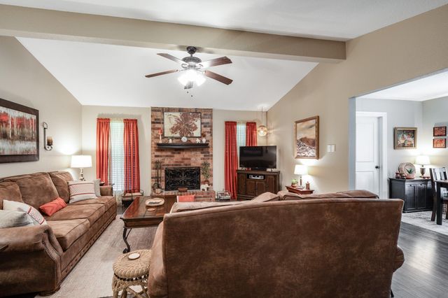 1041 Magnolia Point Drive, Huffman, TX 77336