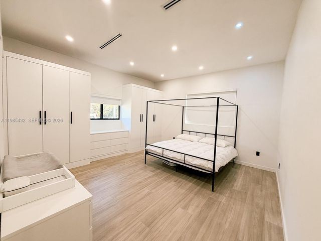 6200 SW 57th Dr, South Miami, FL 33143