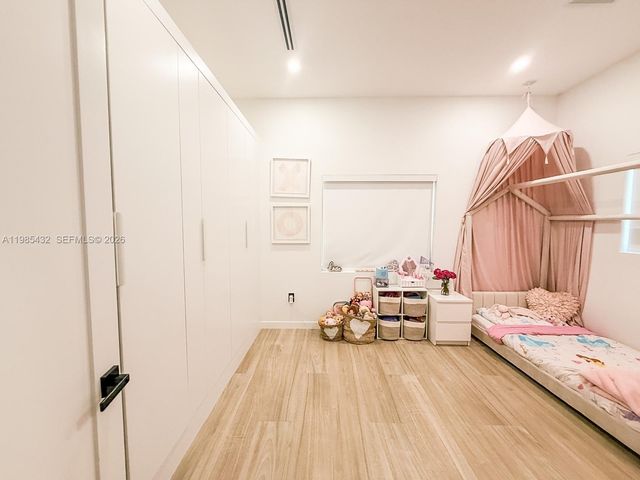 6200 SW 57th Dr, South Miami, FL 33143