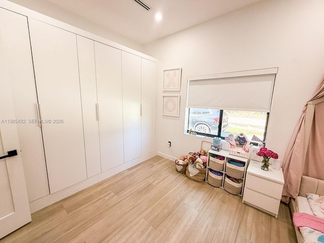 6200 SW 57th Dr, South Miami, FL 33143