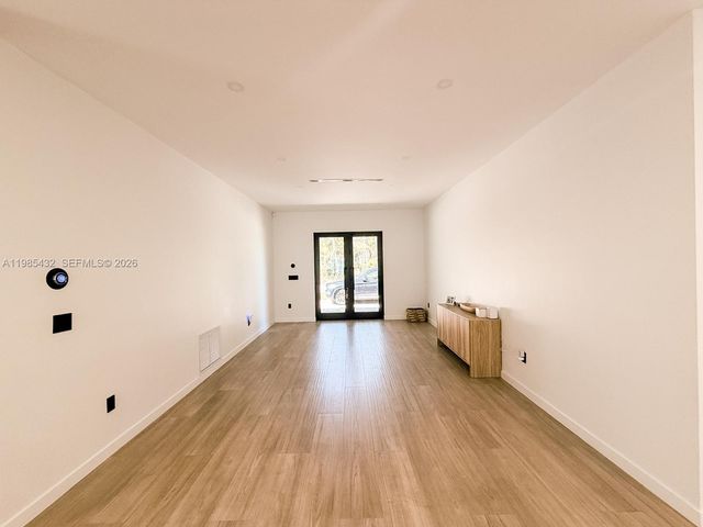 6200 SW 57th Dr, South Miami, FL 33143