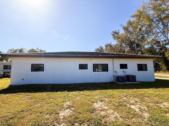 6200 SW 57th Dr, South Miami, FL 33143