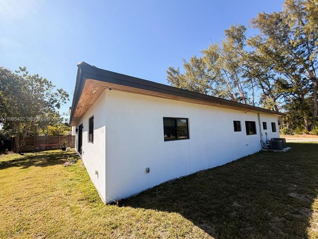 6200 SW 57th Dr, South Miami, FL 33143