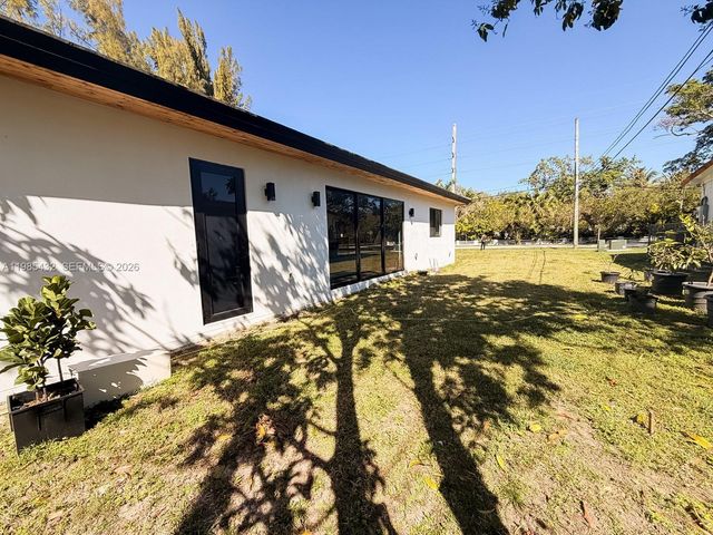 6200 SW 57th Dr, South Miami, FL 33143