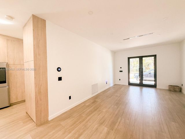 6200 SW 57th Dr, South Miami, FL 33143