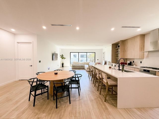 6200 SW 57th Dr, South Miami, FL 33143