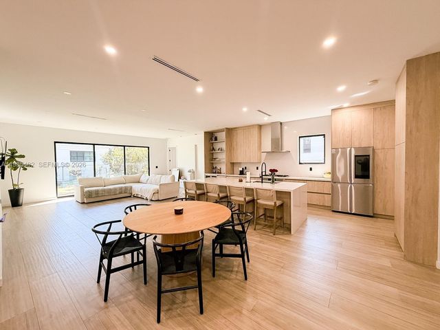 6200 SW 57th Dr, South Miami, FL 33143