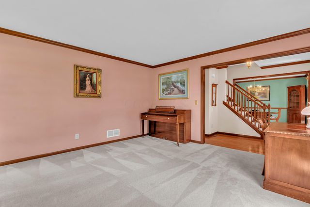 1118 Riva Ridge Boulevard, Columbus, OH 43230