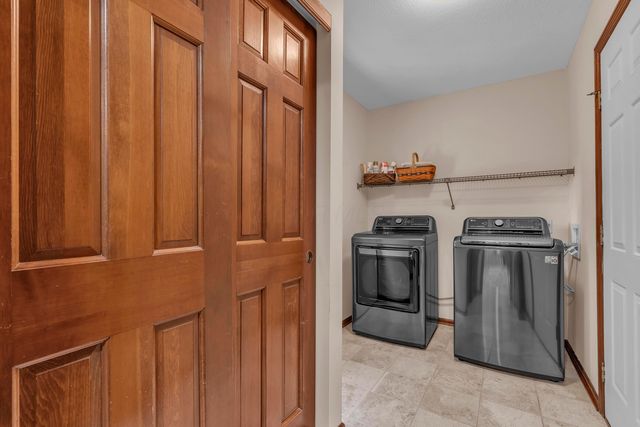 1118 Riva Ridge Boulevard, Columbus, OH 43230