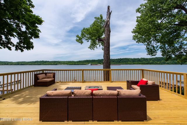 1706 Riverside Dr, Prospect, KY 40059