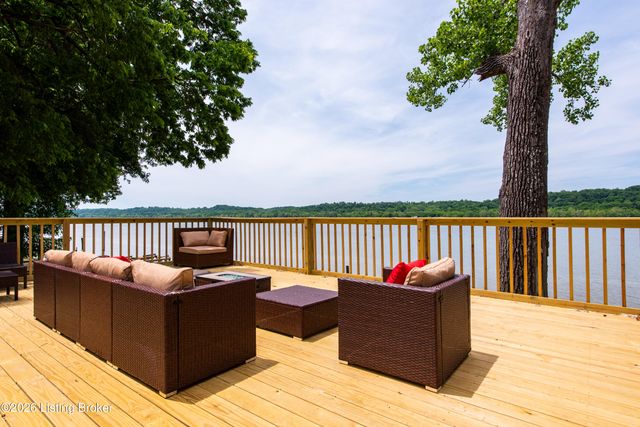1706 Riverside Dr, Prospect, KY 40059