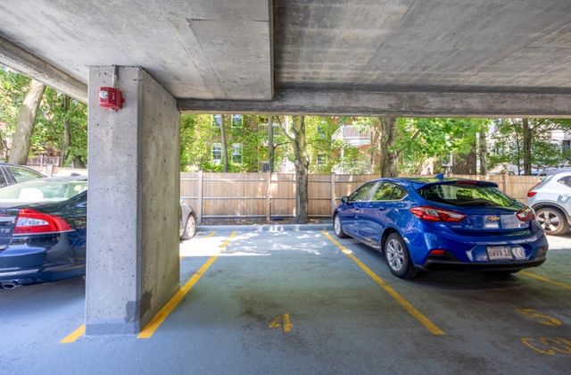 931 Massachusetts Ave 605, Cambridge, MA 02139