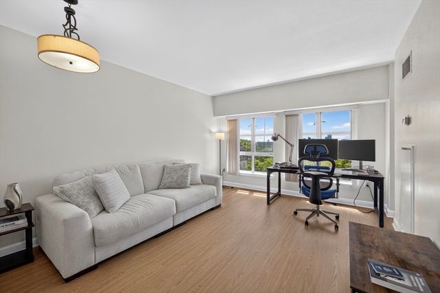 931 Massachusetts Ave 605, Cambridge, MA 02139