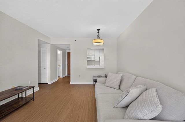 931 Massachusetts Ave 605, Cambridge, MA 02139