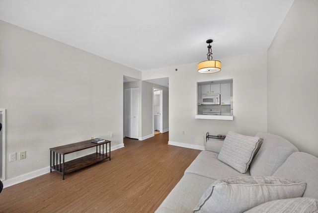 931 Massachusetts Ave 605, Cambridge, MA 02139