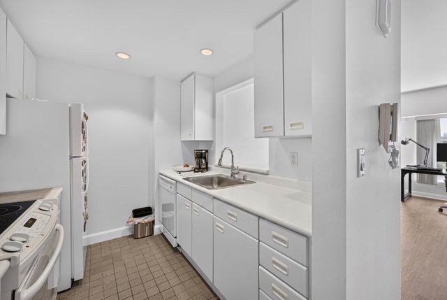 931 Massachusetts Ave 605, Cambridge, MA 02139