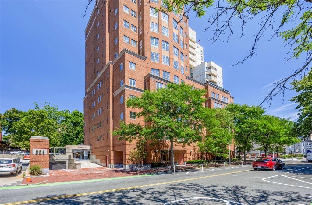 931 Massachusetts Ave 605, Cambridge, MA 02139