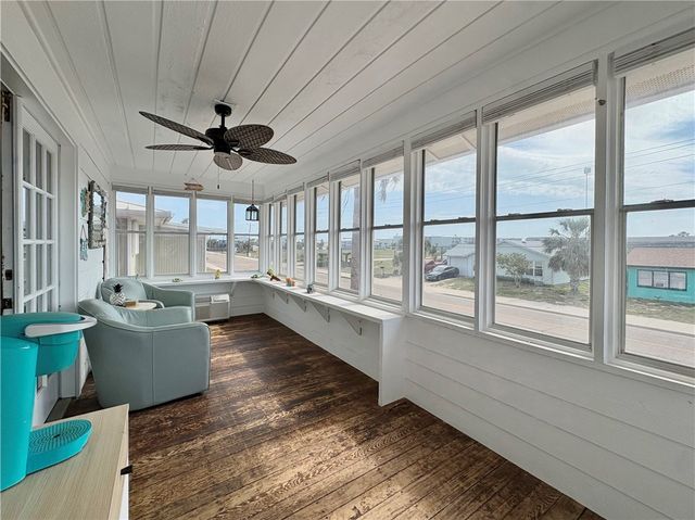 1218 S 11th, Port Aransas, TX 78373