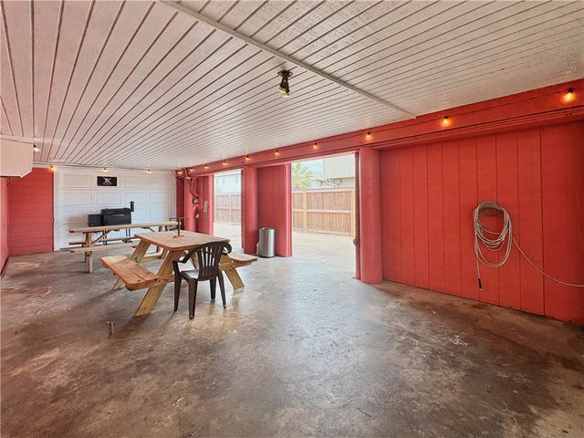 1218 S 11th, Port Aransas, TX 78373