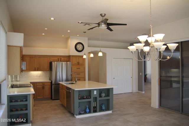 2177 N Split Rock Place, Tucson, AZ 85749
