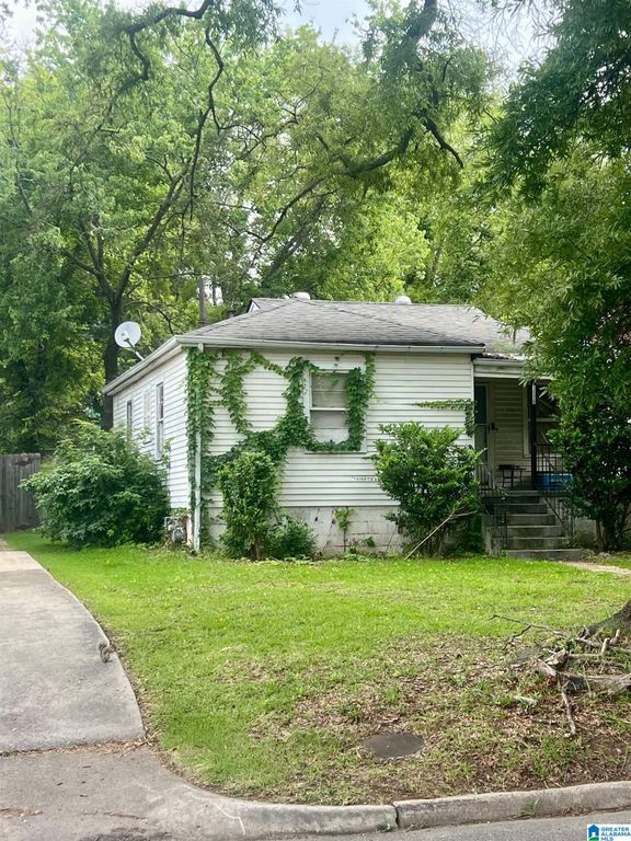 1328 WARRIOR ROAD, Birmingham, AL 35218