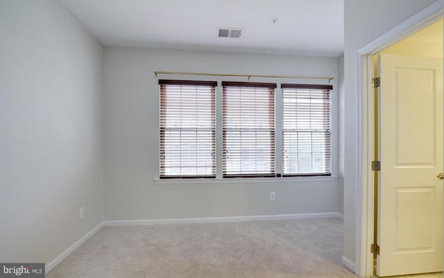 270 HIGH RAIL TER SE, Leesburg, VA 20175