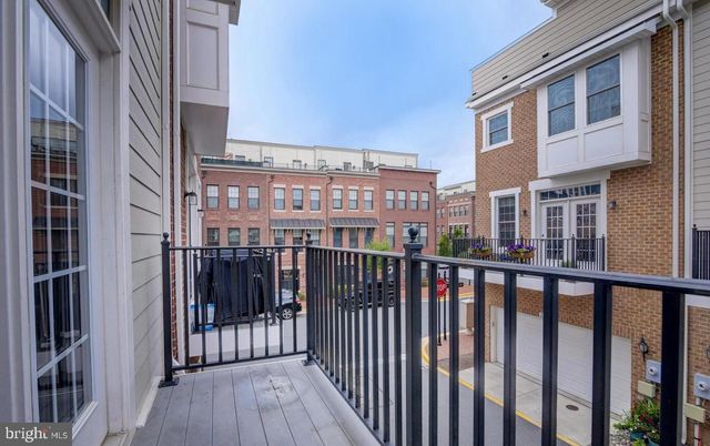 270 HIGH RAIL TER SE, Leesburg, VA 20175