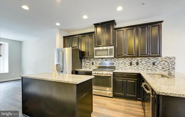 270 HIGH RAIL TER SE, Leesburg, VA 20175