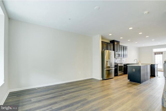 270 HIGH RAIL TER SE, Leesburg, VA 20175