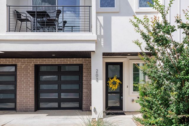 12001 Vista Parke DR 202, Austin, TX 78726