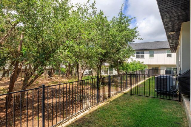 12001 Vista Parke DR 202, Austin, TX 78726