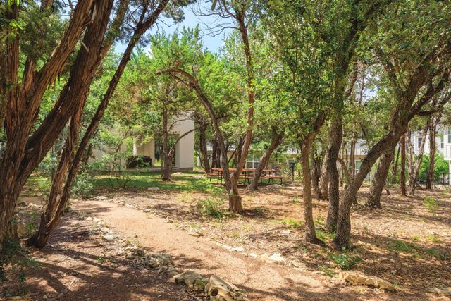 12001 Vista Parke DR 202, Austin, TX 78726