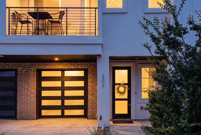 12001 Vista Parke DR 202, Austin, TX 78726