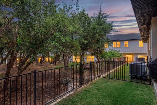 12001 Vista Parke DR 202, Austin, TX 78726