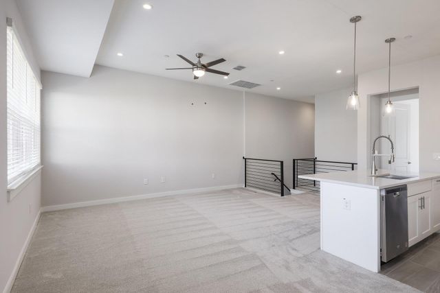 12001 Vista Parke DR 202, Austin, TX 78726