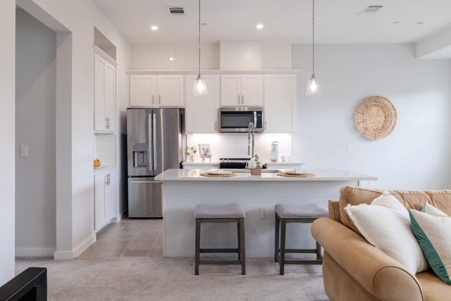 12001 Vista Parke DR 202, Austin, TX 78726