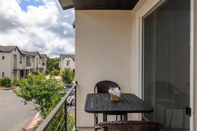 12001 Vista Parke DR 202, Austin, TX 78726