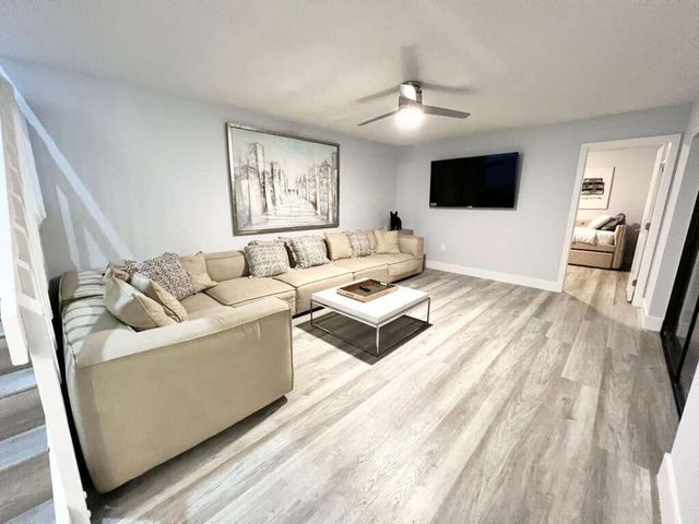 118 1st Terrace, Palm Beach Gardens, FL 33418