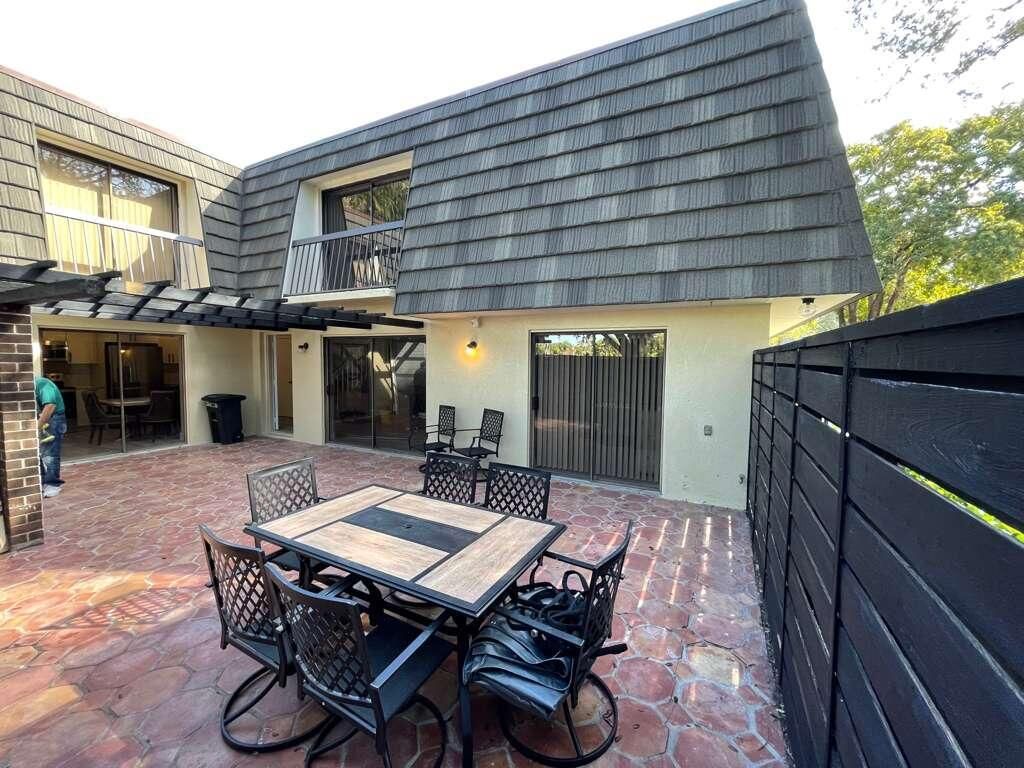 118 1st Terrace, Palm Beach Gardens, FL 33418