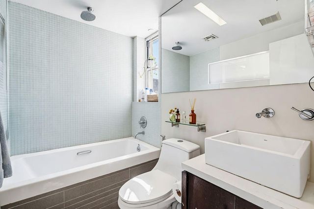 96 Woodpoint Rd Apt 3A, New York City, NY 11211