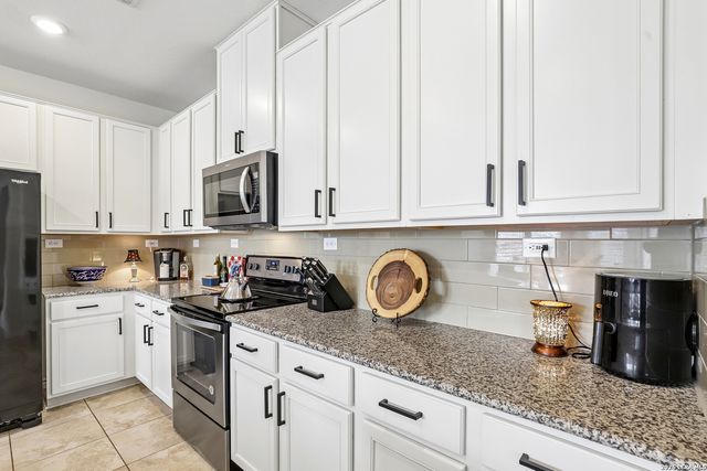 3869 LEGEND HL, New Braunfels, TX 78130