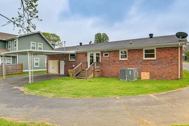 2810 Paden Dr, Nashville, TN 37206